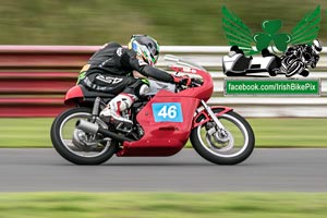 Mark Johnson motorcycle racing at Bishopscourt Circuit