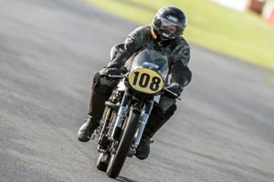 Brian O'Neill motorcycle racing at Bishopscourt Circuit