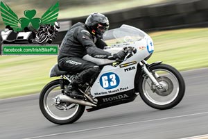 Ian Thompson motorcycle racing at Bishopscourt Circuit