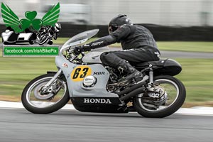 Ian Thompson motorcycle racing at Bishopscourt Circuit