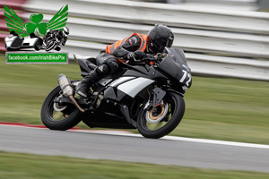 Martin Burnett motorcycle racing at Bishopscourt Circuit