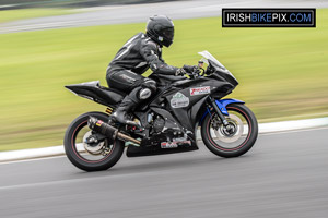 Martin Burnett motorcycle racing at the Mondello Park