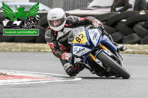 Alan Graham motorcycle racing at Bishopscourt Circuit