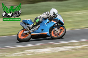 Johnny Irwin motorcycle racing at Kirkistown Circuit