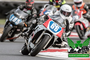 Alan Johnston motorcycle racing at Bishopscourt Circuit