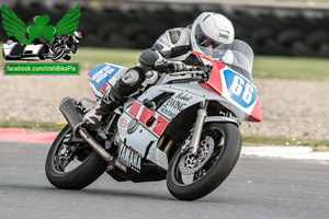 Alan Johnston motorcycle racing at Bishopscourt Circuit