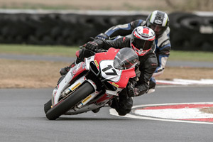 Stephen Magill motorcycle racing at Bishopscourt Circuit