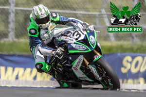 Gary O'Brien motorcycle racing at Mondello Park