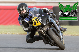 Scott Russell motorcycle racing at Bishopscourt Circuit