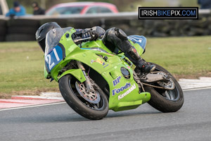 Scott Russell motorcycle racing at Bishopscourt Circuit