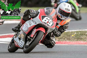 Gary Scott motorcycle racing at Bishopscourt Circuit