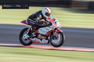 Gary Scott motorcycle racing at Bishopscourt Circuit