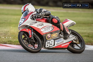 Gary Scott motorcycle racing at Bishopscourt Circuit