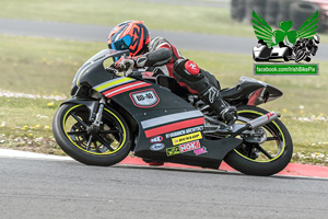 Peter Shannon motorcycle racing at Bishopscourt Circuit