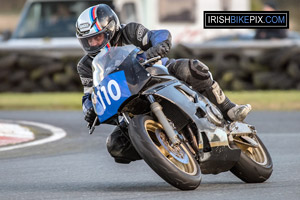 Jonathan Shortt motorcycle racing at the Sunflower Trophy, Bishopscourt Circuit