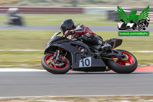 George Thompson motorcycle racing at Bishopscourt Circuit