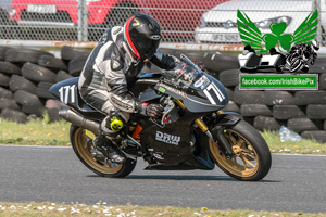 Dave Walsh motorcycle racing at Kirkistown Circuit