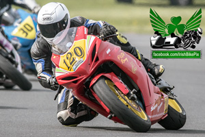 Gary Wright motorcycle racing at Bishopscourt Circuit