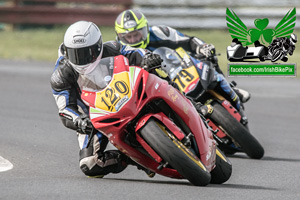 Gary Wright motorcycle racing at Bishopscourt Circuit